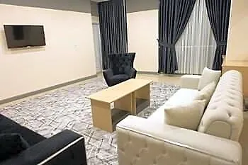 Night And Hotel 3*