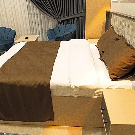 Night And Hotel